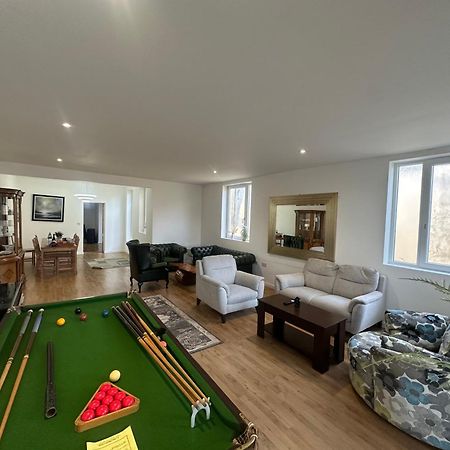 North London A Spacious 7 Bedroom House Accommodating Up To 18 People Complete With Own Gym And Table Tennis Dış mekan fotoğraf