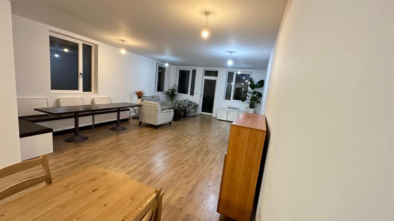 North London A Spacious 7 Bedroom House Accommodating Up To 18 People Complete With Own Gym And Table Tennis Dış mekan fotoğraf