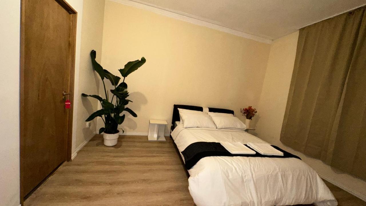 North London A Spacious 7 Bedroom House Accommodating Up To 18 People Complete With Own Gym And Table Tennis Dış mekan fotoğraf
