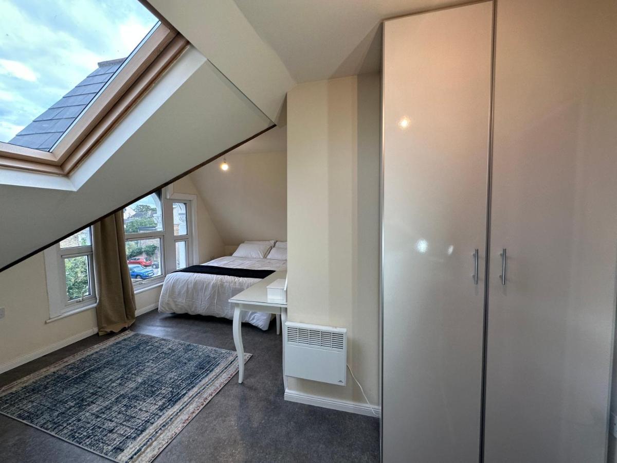 North London A Spacious 7 Bedroom House Accommodating Up To 18 People Complete With Own Gym And Table Tennis Dış mekan fotoğraf
