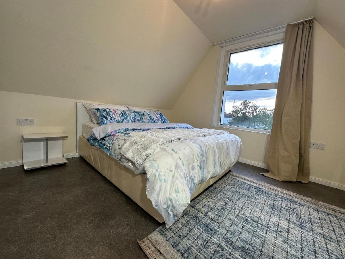 North London A Spacious 7 Bedroom House Accommodating Up To 18 People Complete With Own Gym And Table Tennis Dış mekan fotoğraf
