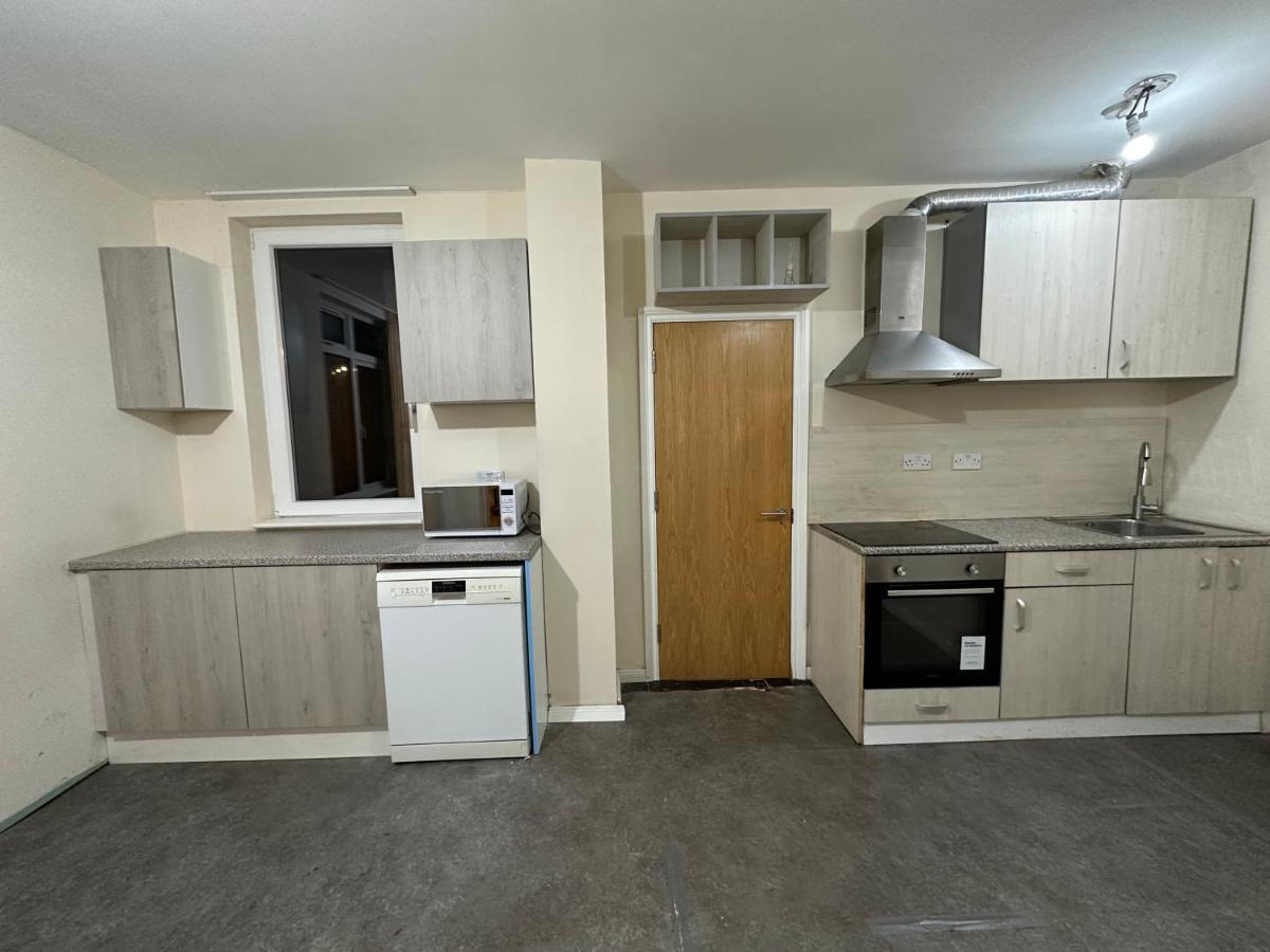 North London A Spacious 7 Bedroom House Accommodating Up To 18 People Complete With Own Gym And Table Tennis Dış mekan fotoğraf