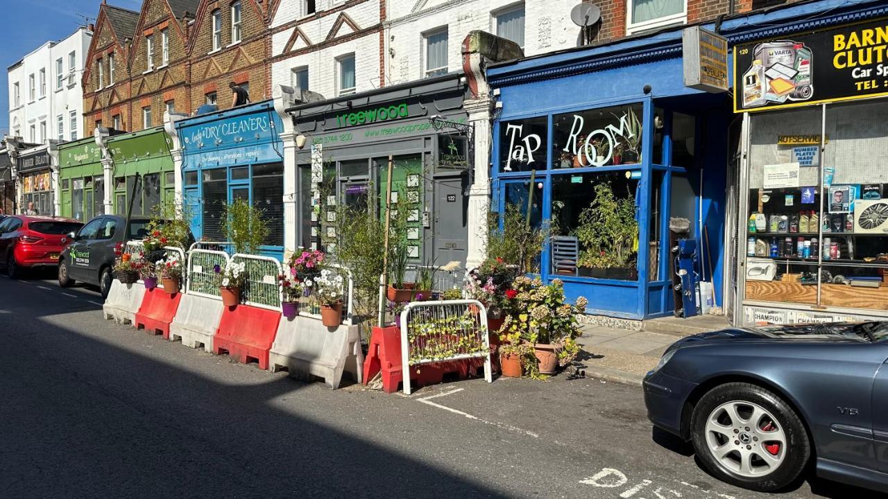 North London A Spacious 7 Bedroom House Accommodating Up To 18 People Complete With Own Gym And Table Tennis Dış mekan fotoğraf