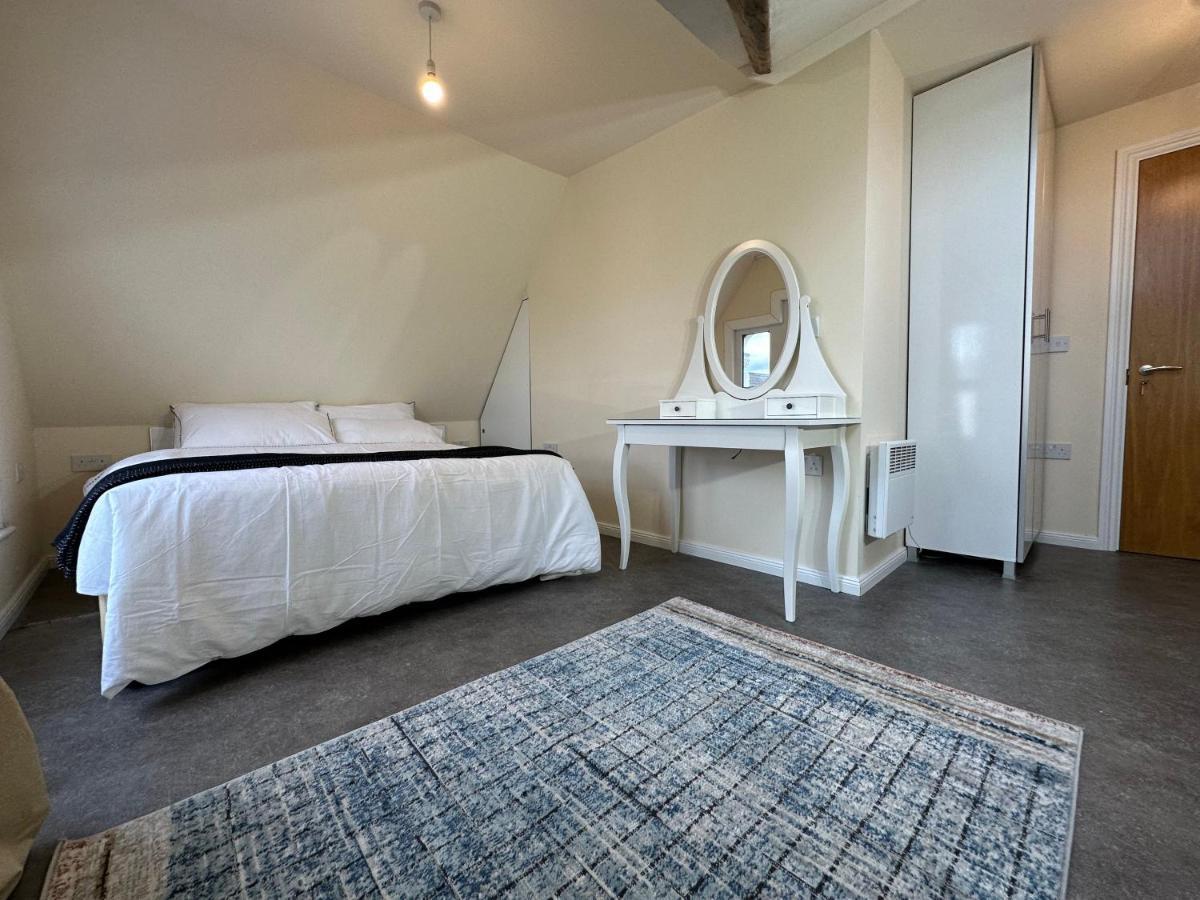 North London A Spacious 7 Bedroom House Accommodating Up To 18 People Complete With Own Gym And Table Tennis Dış mekan fotoğraf