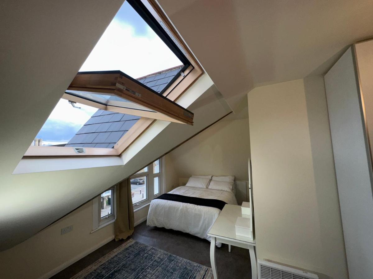 North London A Spacious 7 Bedroom House Accommodating Up To 18 People Complete With Own Gym And Table Tennis Dış mekan fotoğraf