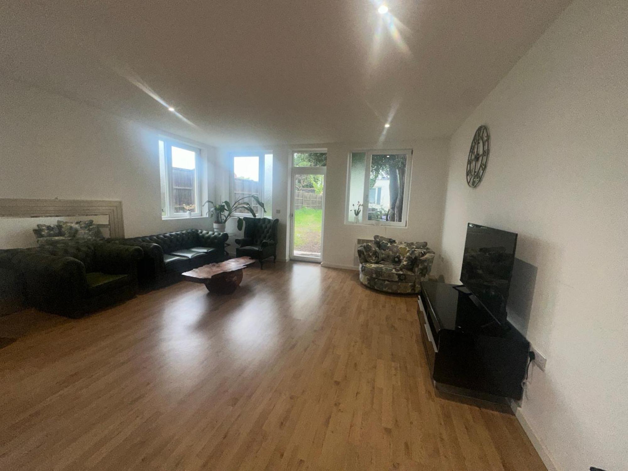 North London A Spacious 7 Bedroom House Accommodating Up To 18 People Complete With Own Gym And Table Tennis Dış mekan fotoğraf